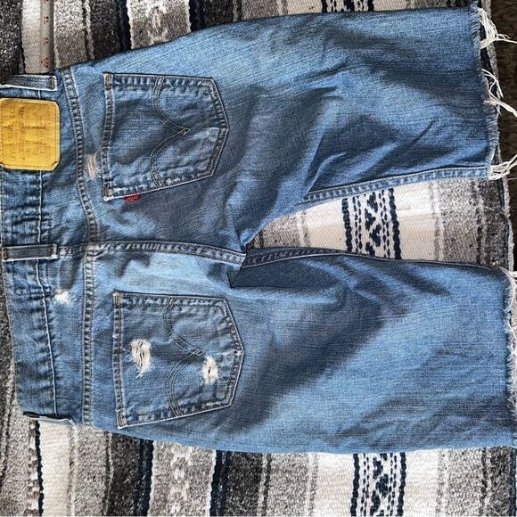 Levi's
511 Slim Cut-Off Denim Shorts
Stay cool in in 100% cotton sz… - Picture 7 of 8